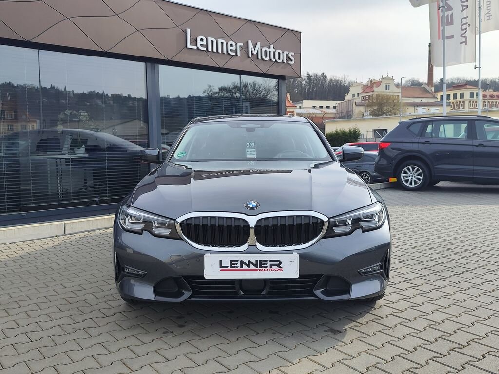 BMW Řada 3 Sedan / Limuzína 2,0 l 215 kw