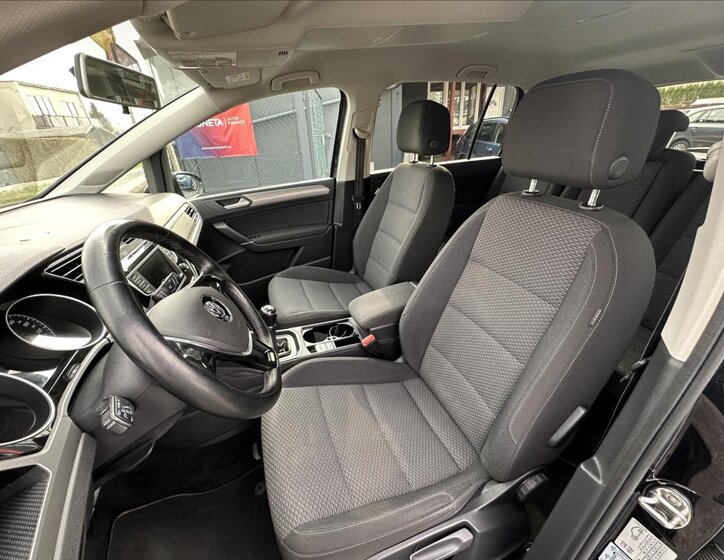 Volkswagen Touran MPV 1,2 l 81 kw