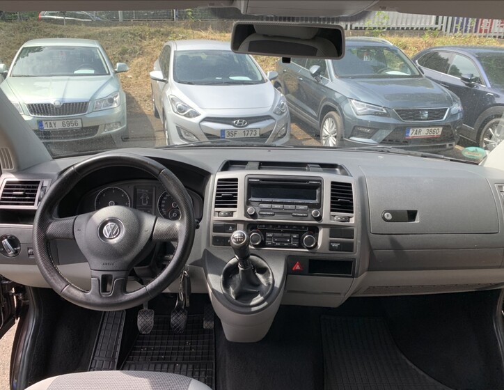 Volkswagen Caravelle 12