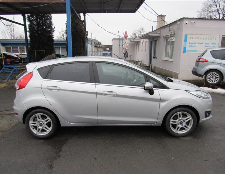 Ford Fiesta Hatchback 998,0 74 kw