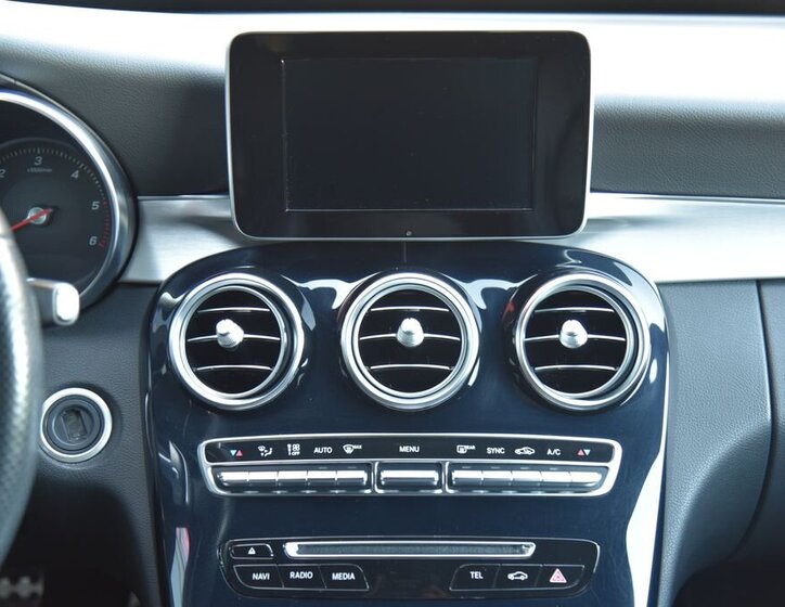 Mercedes-Benz Třídy C Sedan / Limuzína 2,1 l 125 kw