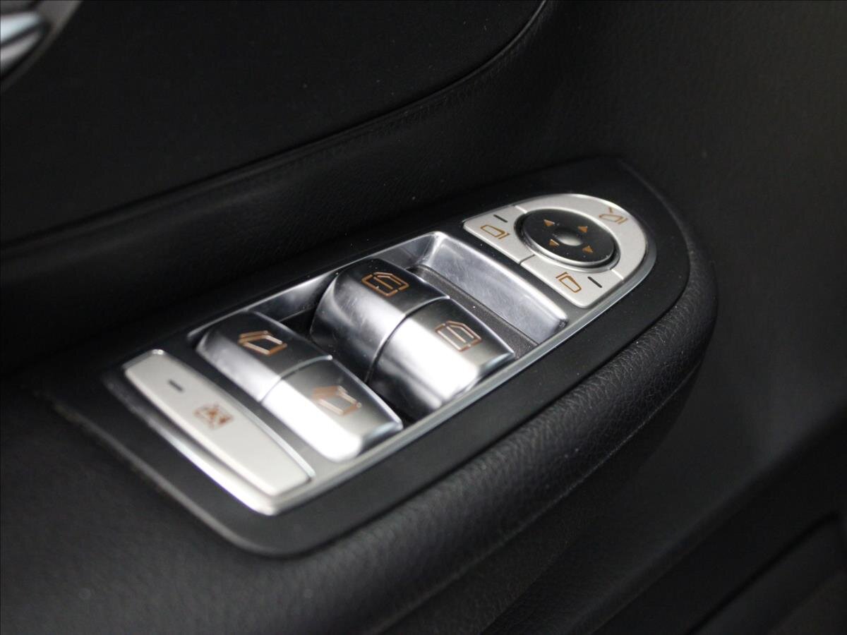 Mercedes-Benz Třídy V Kombi 2,1 l 120 kw