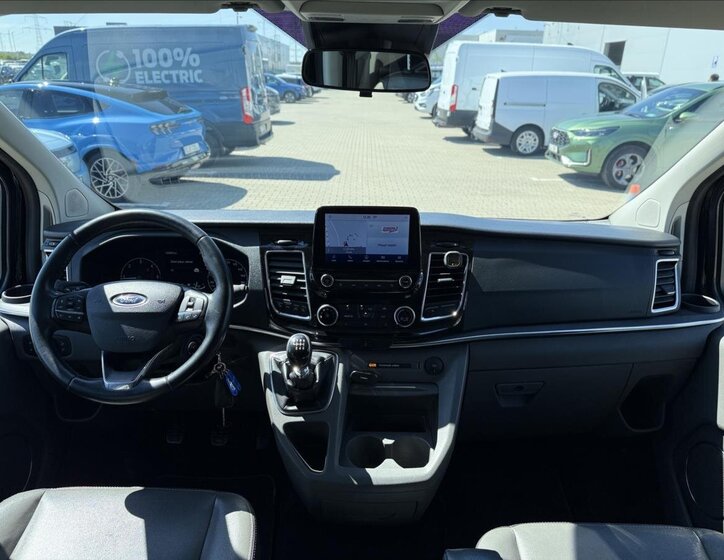 Ford Tourneo Custom MPV 2,0 l 136 kw