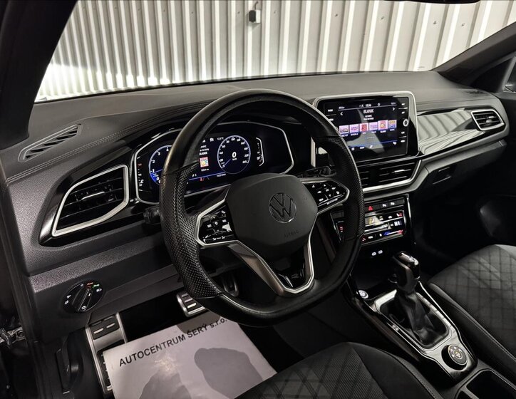 Volkswagen T-Roc SUV / Terénní 2,0 l 140 kw