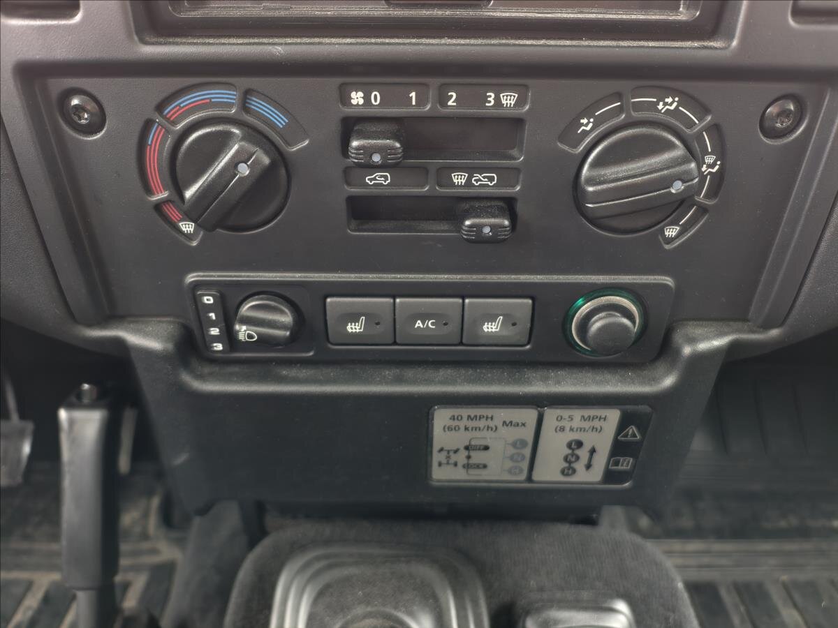 Land Rover Defender Ostatní 2,2 l 90 kw