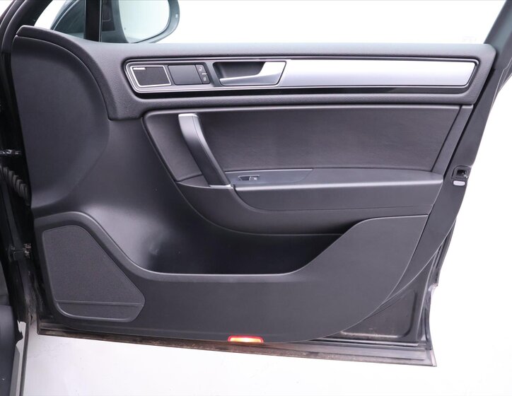 Volkswagen Touareg SUV / Terénní 3,0 l 193 kw
