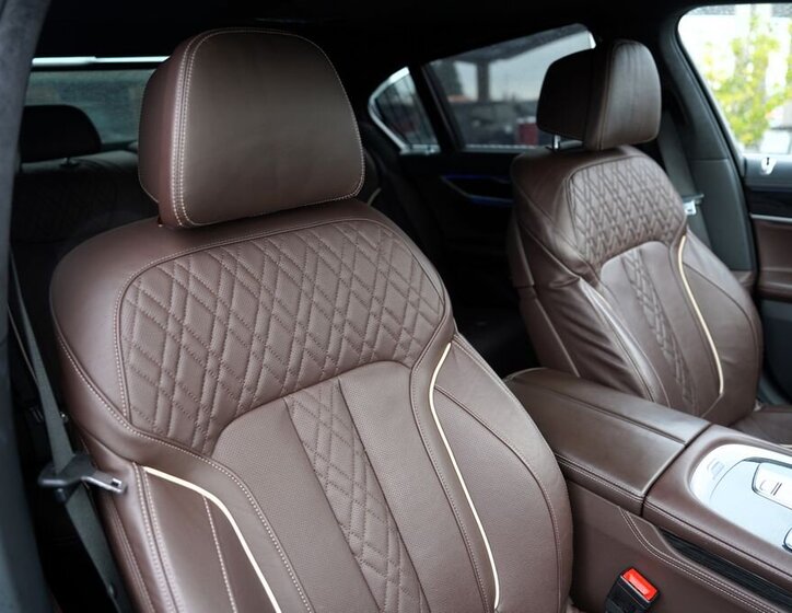 BMW Řada 7 Sedan 3,0 l 250 kw