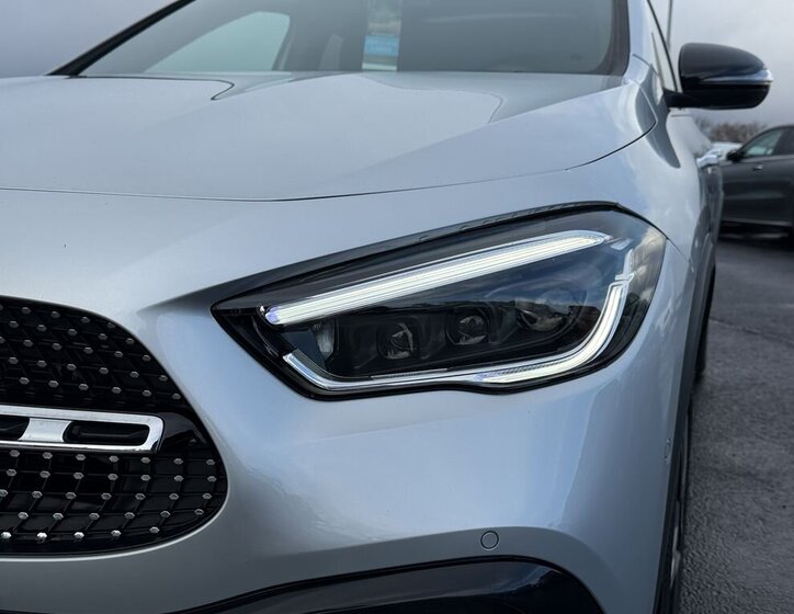 Mercedes-Benz GLA SUV / Terénní 1,3 l 160 kw