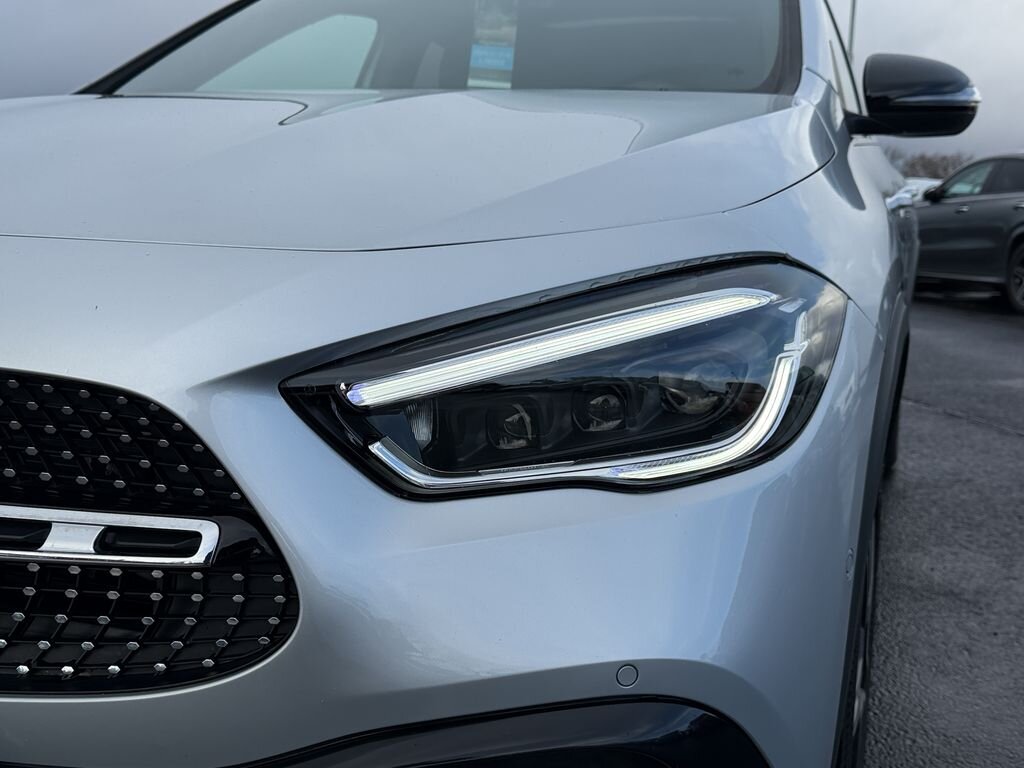 Mercedes-Benz GLA SUV / Terénní 1,3 l 160 kw