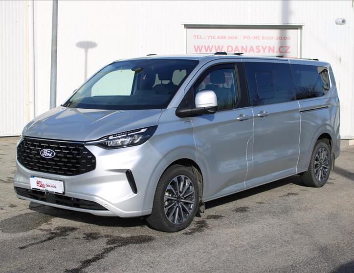 Ford Tourneo Custom 1