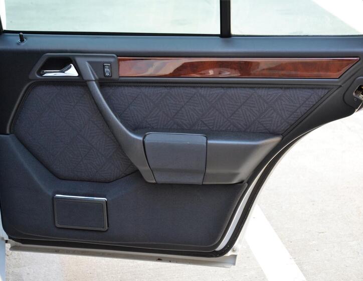 Mercedes-Benz 124 25