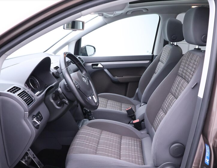 Volkswagen Touran 11