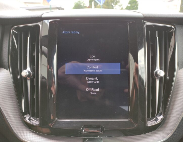 Volvo XC60 SUV / Terénní 2,0 l 140 kw