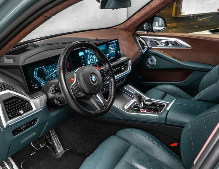 BMW XM SUV 4,4 l 360 kw