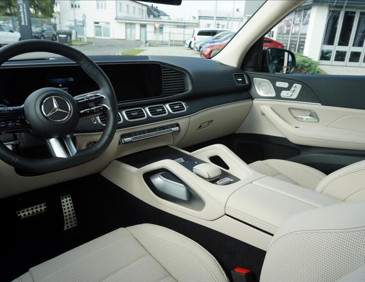 Mercedes-Benz GLS 13