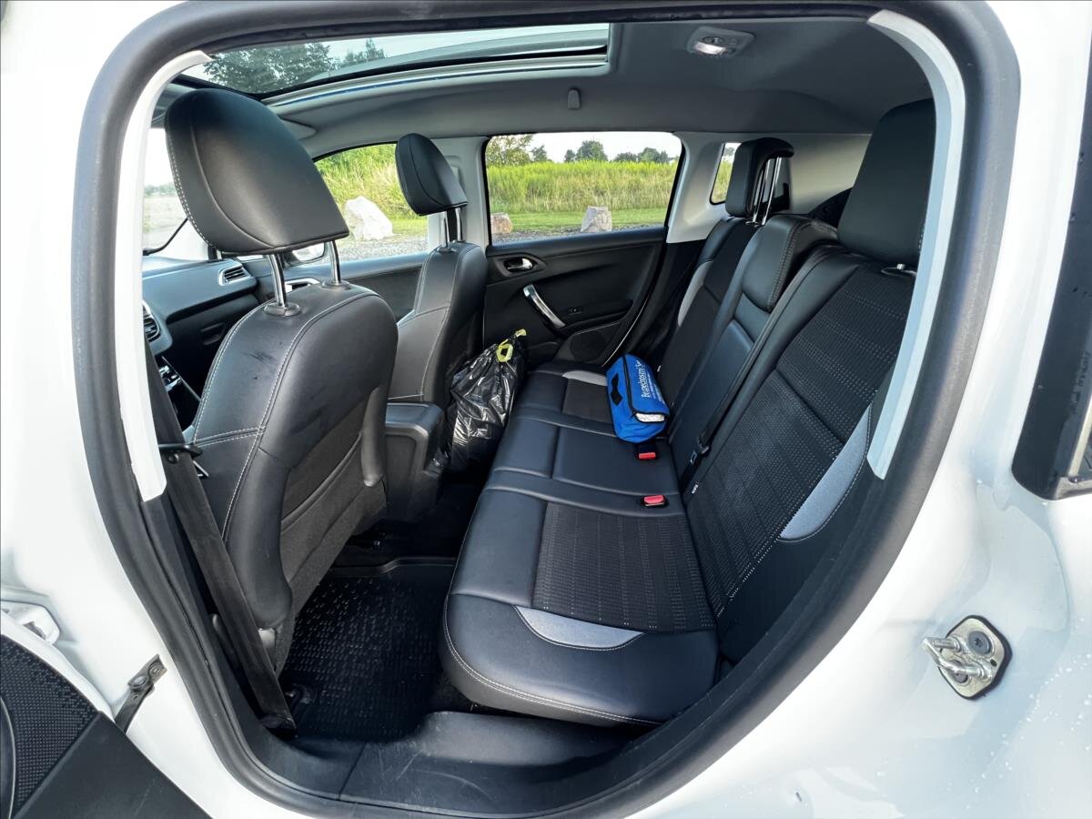 Peugeot 2008 SUV / Terénní 1,6 l 84 kw