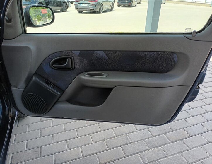 Renault Clio Hatchback 1,1 l 43 kw