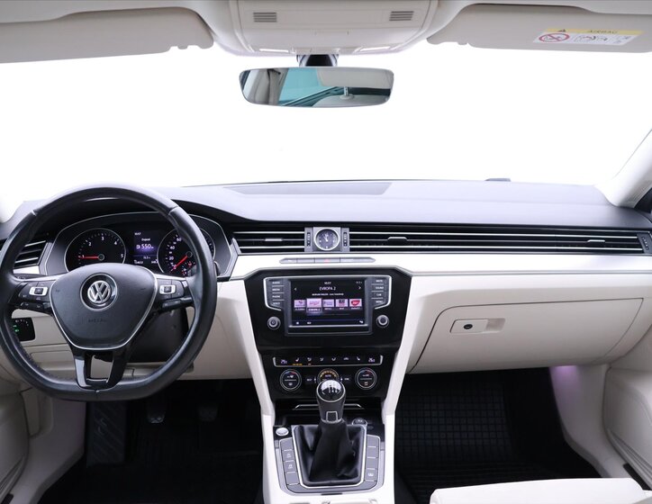 Volkswagen Passat Sedan / Limuzína 2,0 l 110 kw