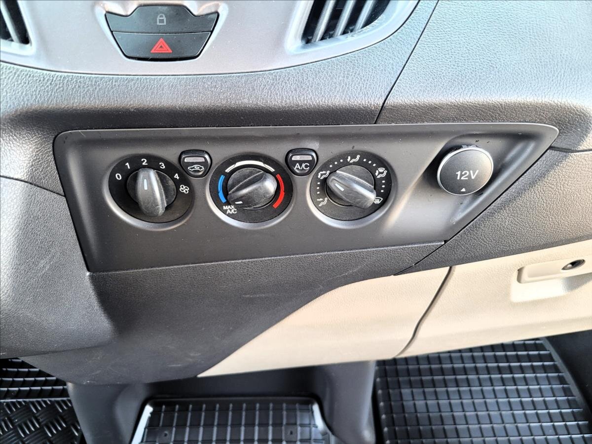 Ford Tourneo Custom MPV 2,0 l 125 kw