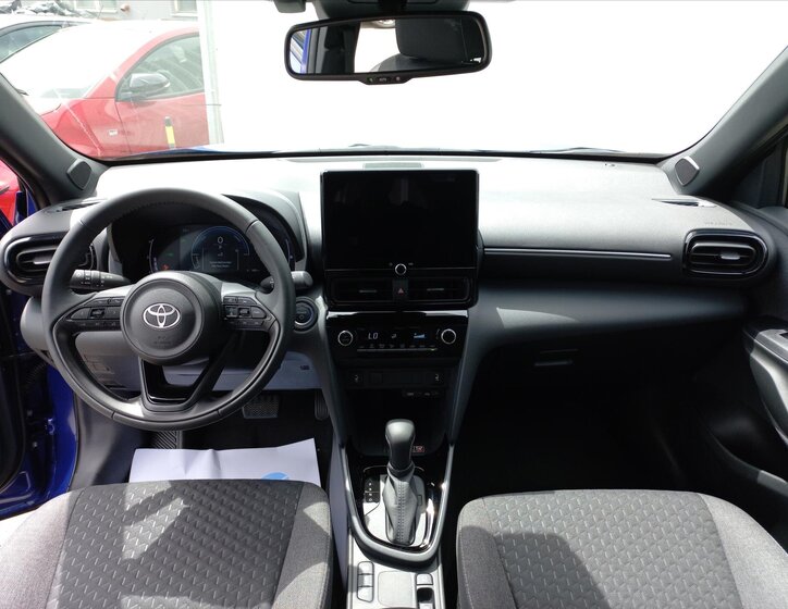 Toyota Yaris Cross CUV / Crossover 1,5 l 68 kw