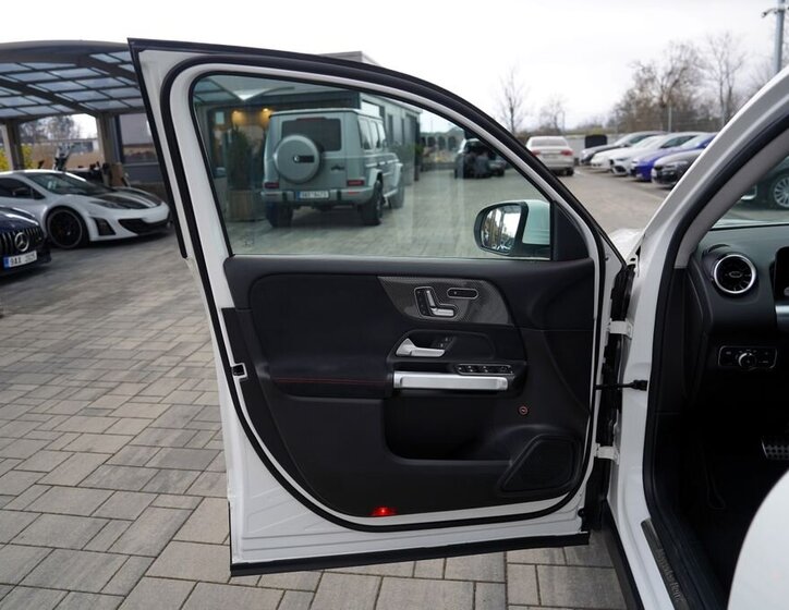 Mercedes-Benz GLB SUV / Terénní 2,0 l 110 kw