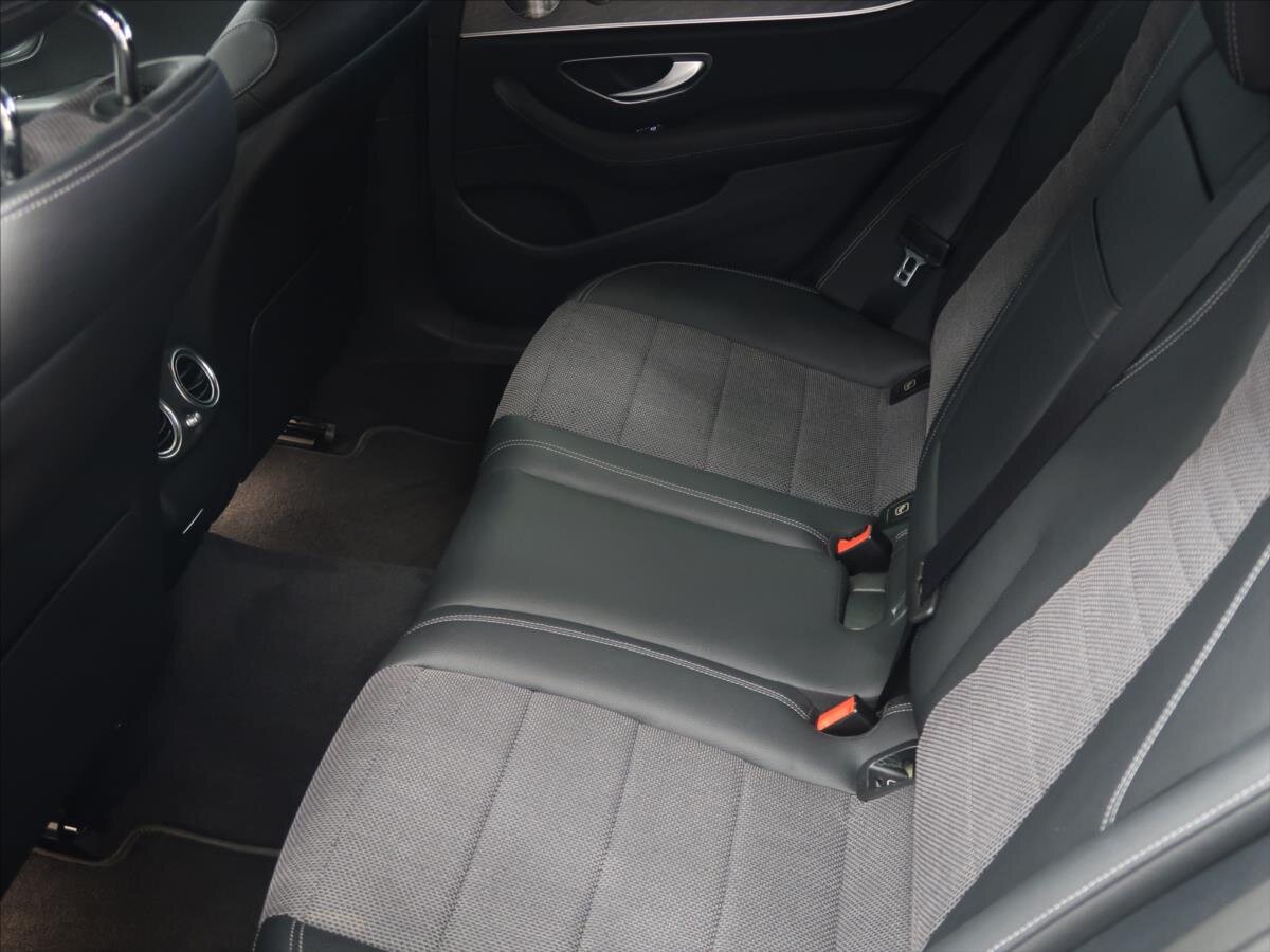 Mercedes-Benz Třídy E Kombi 2,0 l 143 kw