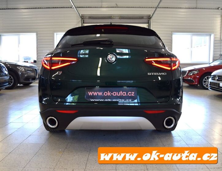 Alfa Romeo Stelvio 5