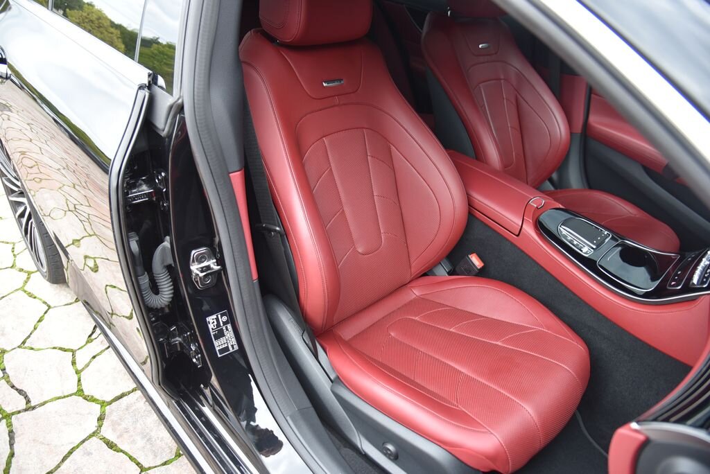 Mercedes-Benz CLS Sedan 3,0 l 320 kw