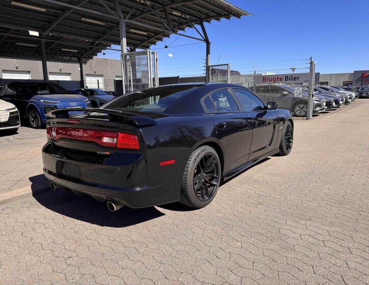 Dodge Charger Sedan / Limuzína 6,4 l 351 kw