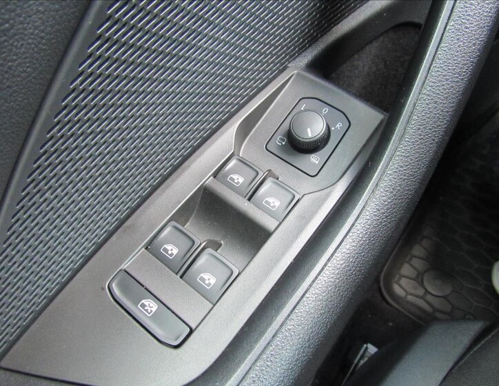 Škoda Octavia Sedan / Limuzína 2,0 l 110 kw