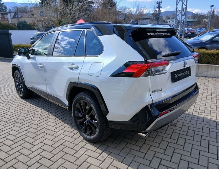Toyota RAV4 SUV / Terénní 2,5 l 131 kw