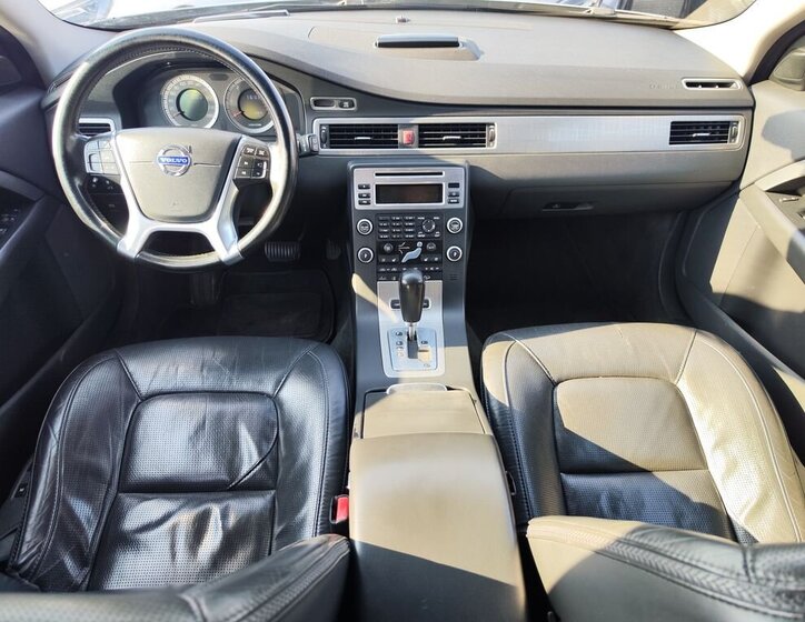 Volvo XC70 Kombi 2,4 l 151 kw