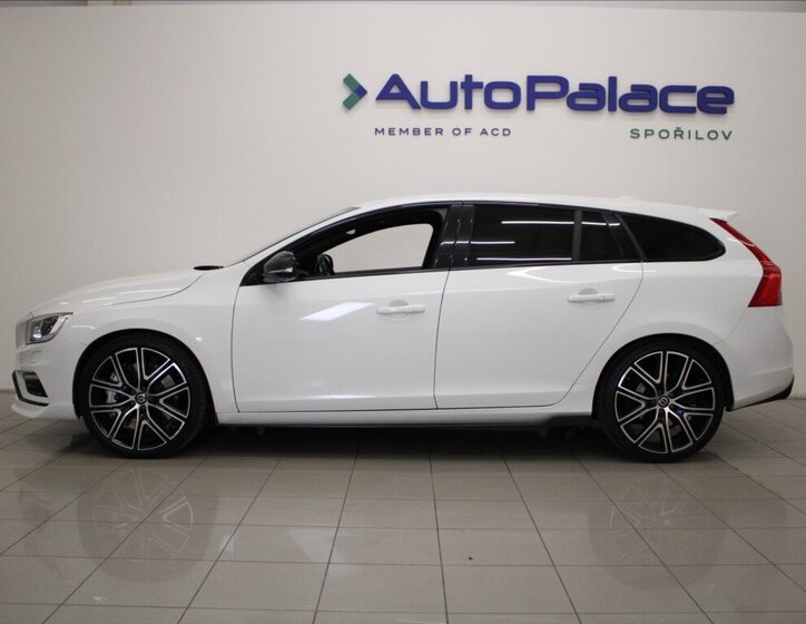 Volvo V60 Kombi 2,0 l 270 kw