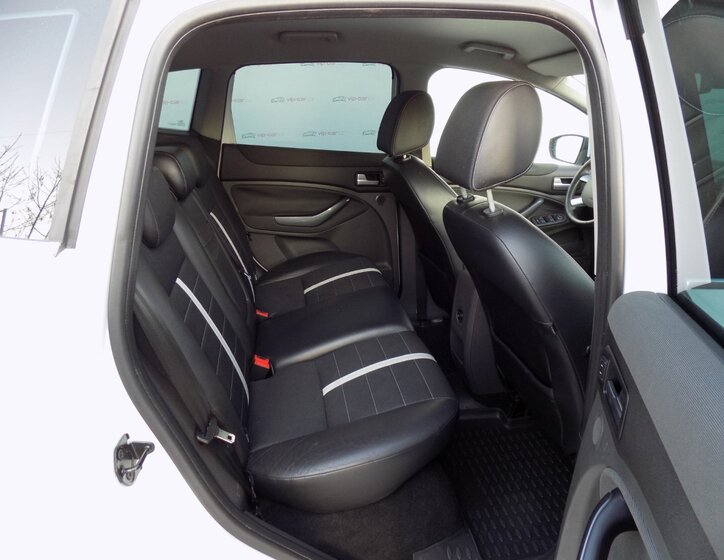 Ford Kuga SUV / Terénní 2,0 l 120 kw