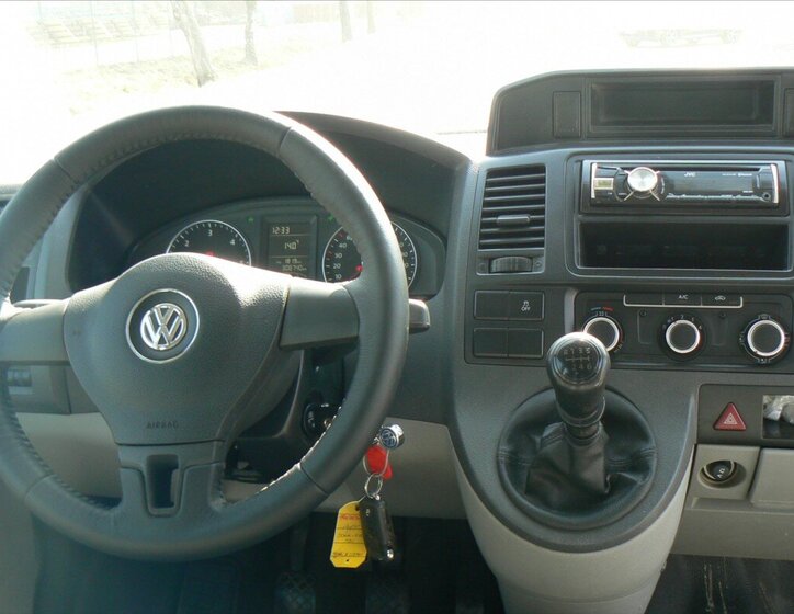 Volkswagen Transporter Sklápěč 2,0 l 103 kw