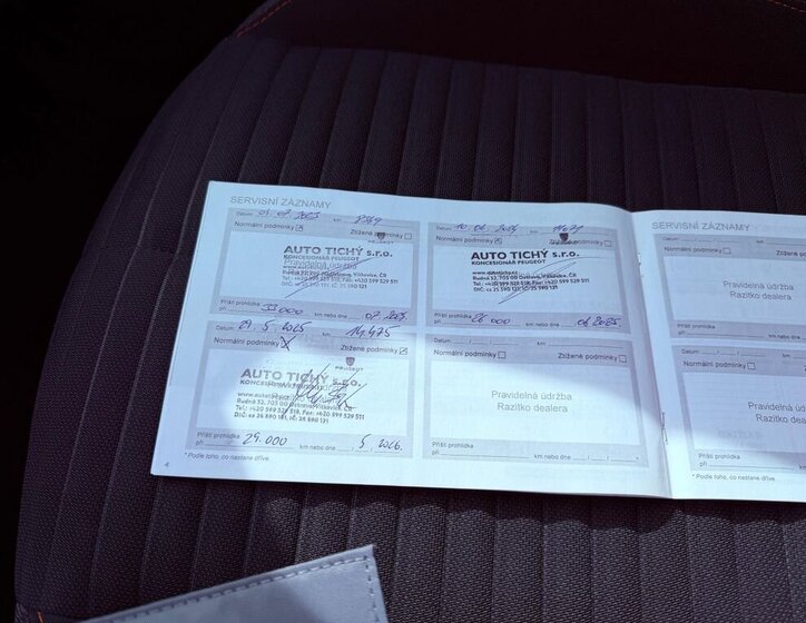 Peugeot 208 Hatchback 1,2 l 55 kw