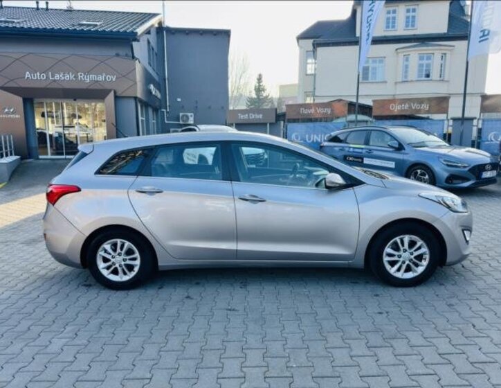 Hyundai i30 Kombi 1,6 l 81 kw