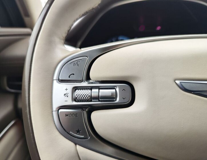 Ostatní Ostatní SUV 3,5 l 279 kw