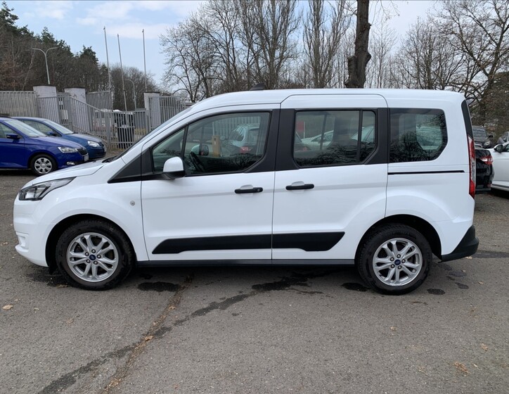 Ford Tourneo Connect 8