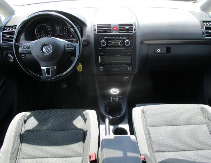 Volkswagen Touran 11