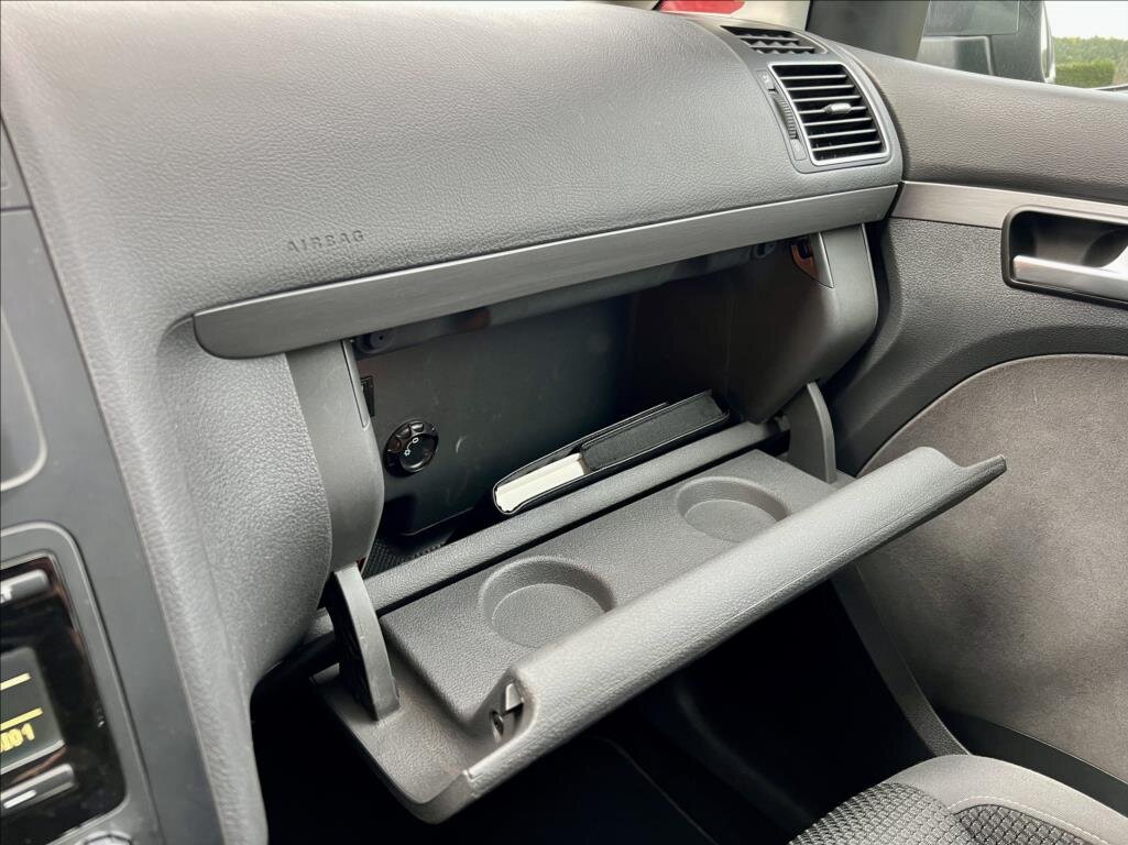 Volkswagen Touran MPV 1,6 l 77 kw