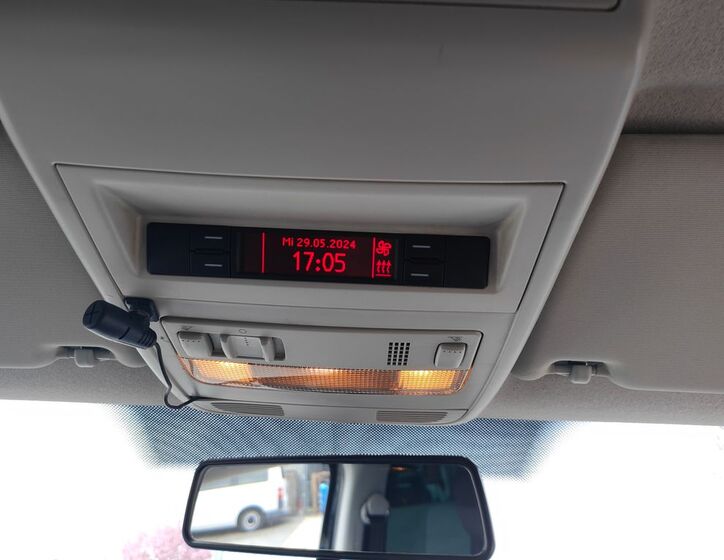 Volkswagen Multivan 13