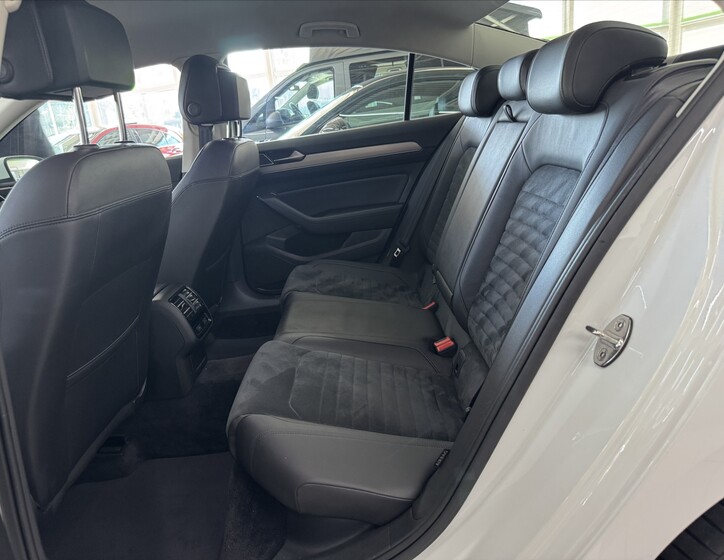 Volkswagen Passat 12