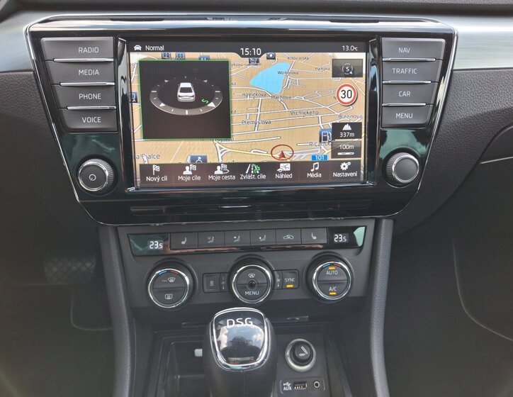 Škoda Superb Sedan / Limuzína 2,0 l 140 kw