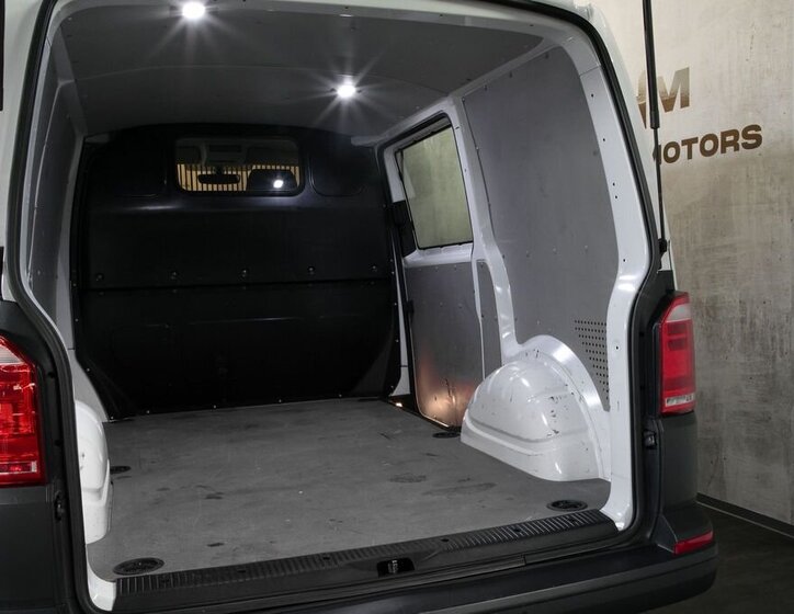 Volkswagen Transporter Skříň 2,0 l 110 kw
