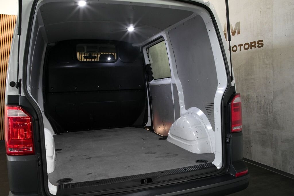 Volkswagen Transporter Skříň 2,0 l 110 kw