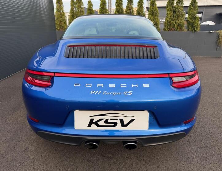 Porsche 911 8
