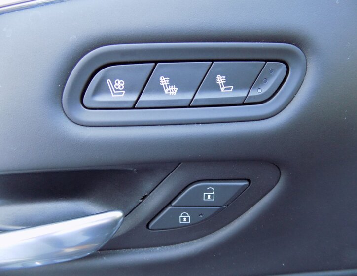 Cadillac Escalade 23