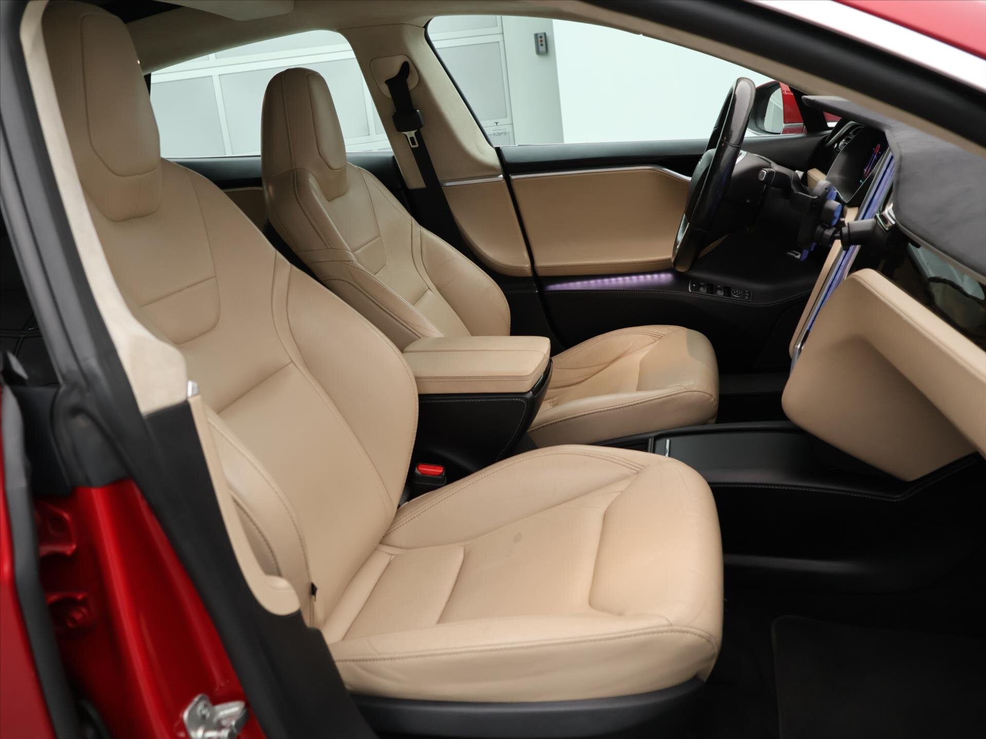 Tesla Model S Sedan / Limuzína 0,0 193 kw