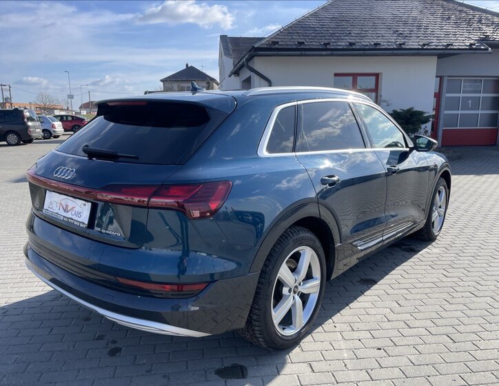 Audi e-tron Kombi 0,0 300 kw